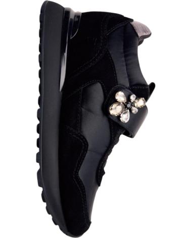 GIOSEPPO HITTERDAL: SCHWARZE LEDER-SNEAKER MIT KEILABSATZ UND VERZIERUNG NEGRO