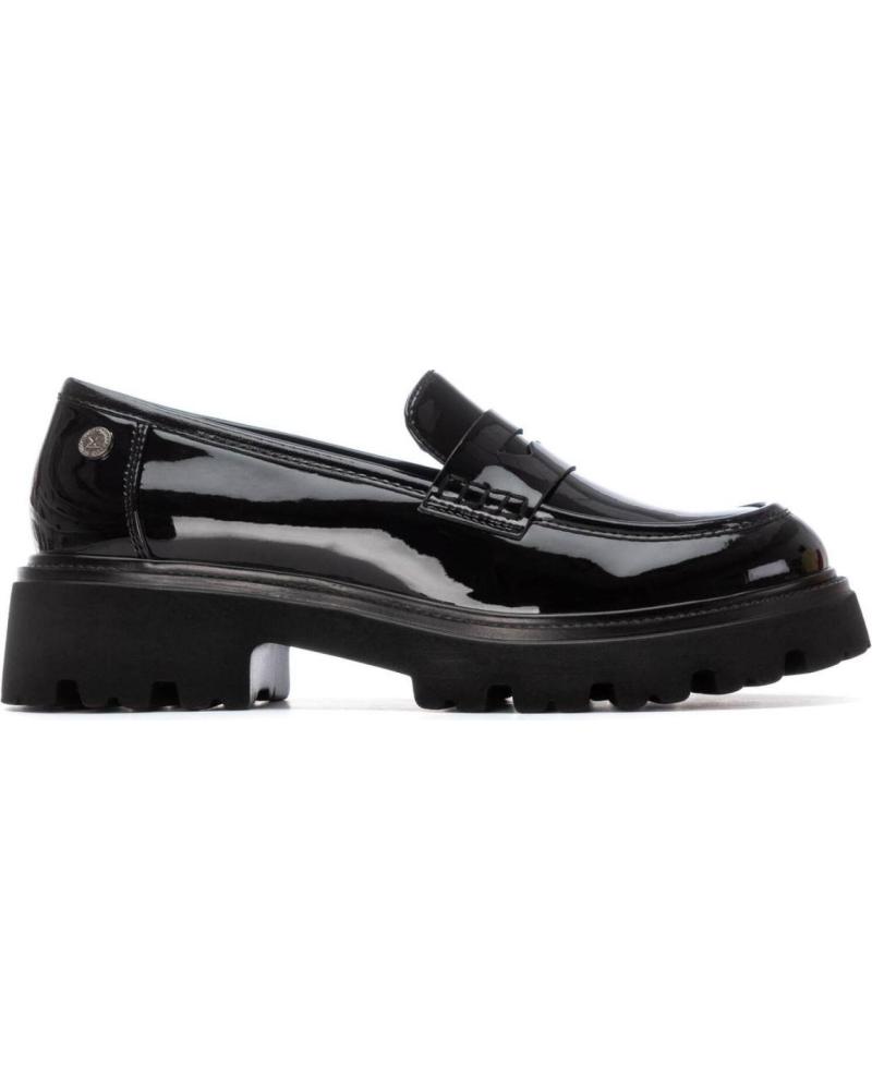 XTI 144426 BLACK PATENT LOAFERS WITH TRACK SOLE NEGRO
