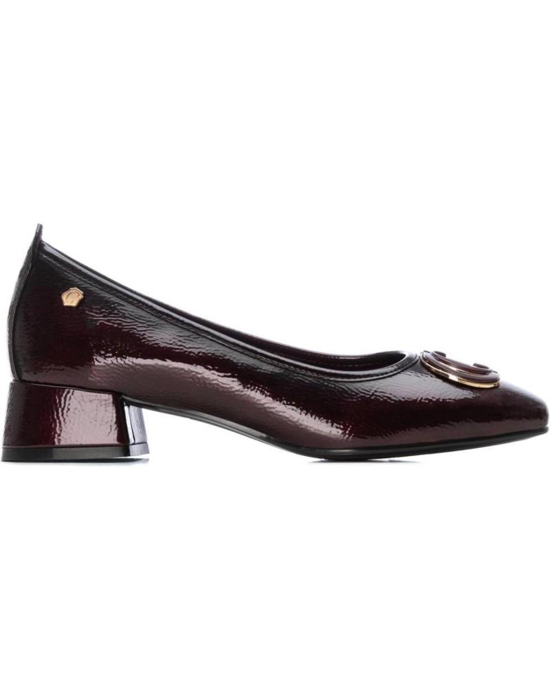 CARMELA 162540 BURGUNDY LOW HEEL PUMPS BURDEOS