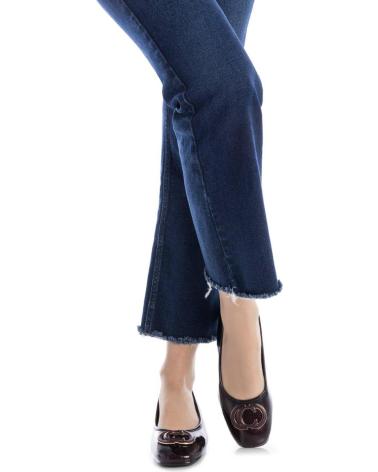 CARMELA 162540 BURGUNDY LOW HEEL PUMPS BURDEOS