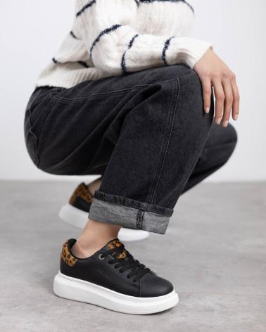 REFRESH 173219 SCHWARZE PLATEAU-SNEAKER MIT ANIMAL-PRINT-DETAIL NEGRO