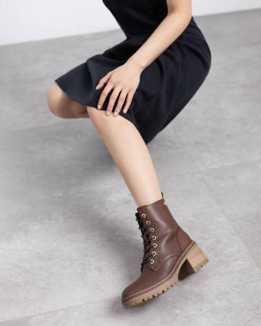 XTI 144454 BROWN LACE-UP BOOT WITH HEEL MARRON