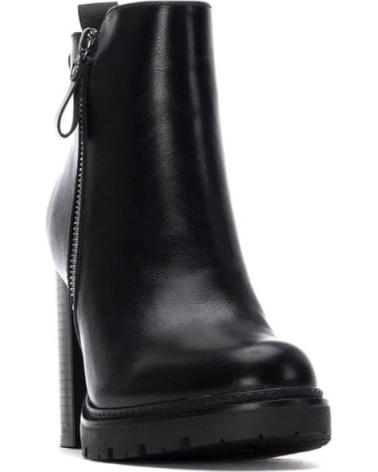 BOTINES DE TACÓN REFRESH MODELO 172923 NEGRO CON PLATAFORMA NEGRO