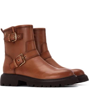 BOTA CARMELA 162591 CAMEL EM COURO COM FIVELAS CAMEL