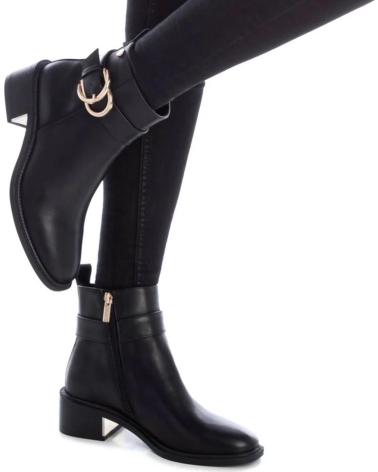 WOMEN'S ANKLE BOOT XTI 143103 BLACK WITH GOLD BUCKLE NEGRO
