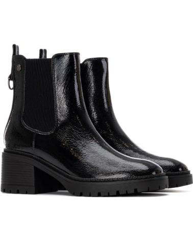 STIVALETTO CHELSEA XTI 144277 NERO EFFETTO VERNICE CON SUOLA CARRARMATO NEGRO