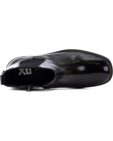 STIVALETTO CHELSEA XTI 144277 NERO EFFETTO VERNICE CON SUOLA CARRARMATO NEGRO