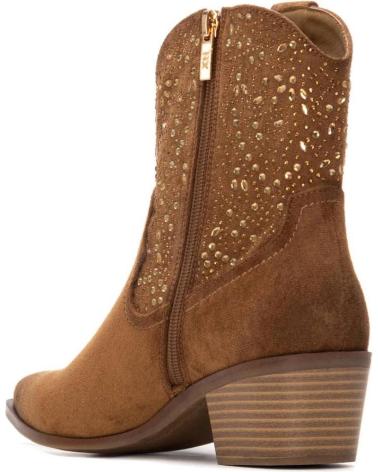 XTI 144309 CAMEL COWBOY ANKLE BOOT WITH PERFORATED DETAILS CAMEL