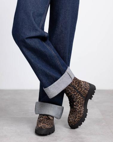 STIVALE XTI 144658 STAMPA LEOPARDO CON LACCI E SUOLA CARRARMATO LEOPARDO