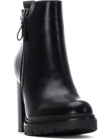 BOTINES DE TACÓN REFRESH MODELO 172923 NEGRO CON PLATAFORMA NEGRO