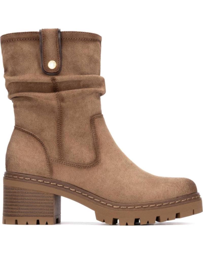 BOTAS REFRESH 173021 BEIGE CON SUELA TRACK Y DETALLE FRUNCIDO BEIGE