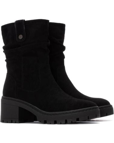 BOTAS REFRESH 173021 NEGRO CON SUELA TRACK Y DETALLE FRUNCIDO NEGRO