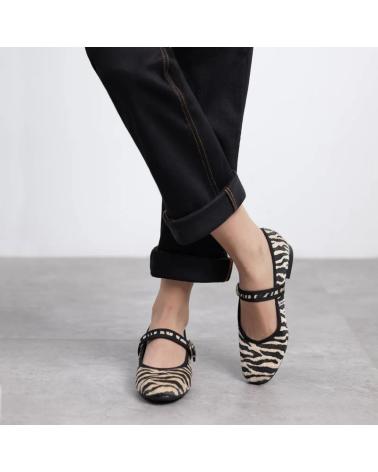 CARMELA ZAPATOS PLANOS EN COLOR PARA MUJER NEGRO