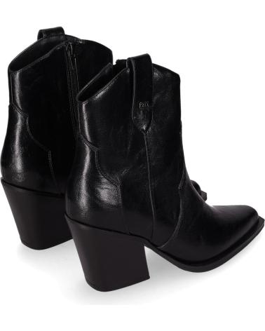 Inizio-CHIKA10-NAZARET-01-NEGRO-BLACK