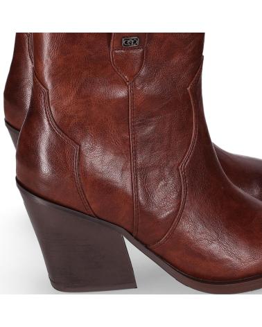 Inizio-CHIKA10-NAZARET-01-CUERO-TAN