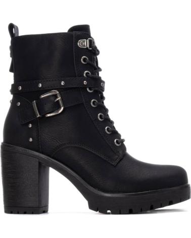 BOTAS REFRESH 172916 NEGRAS CON PLATAFORMA Y CORDONES NEGRO
