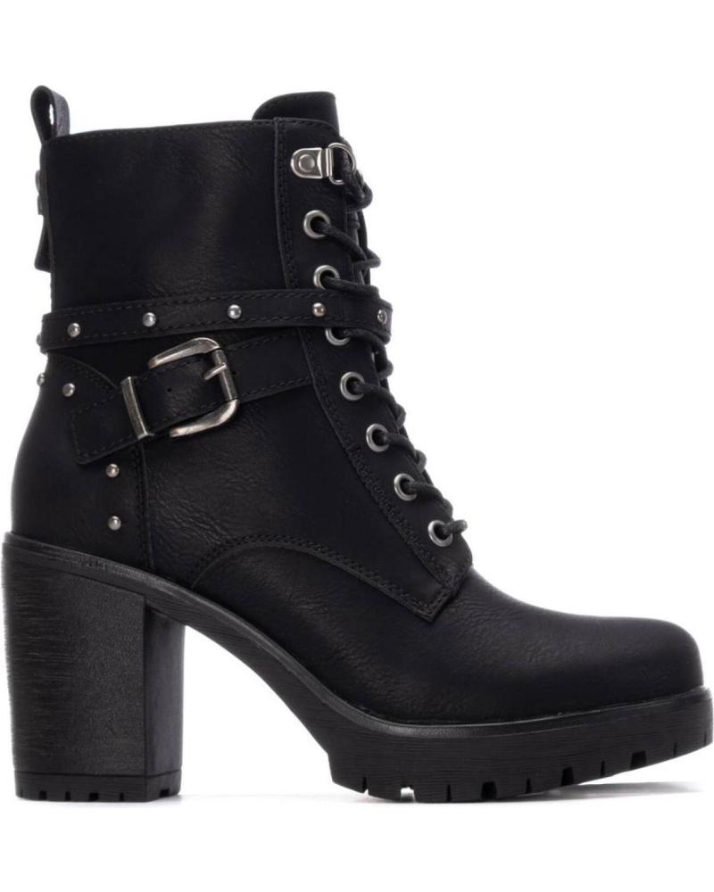 BOTAS REFRESH 172916 NEGRAS CON PLATAFORMA Y CORDONES NEGRO