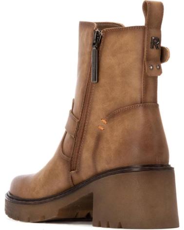 BOTÍN REFRESH 172973 BEIGE CON HEBILLAS Y SUELA TRACK BEIGE