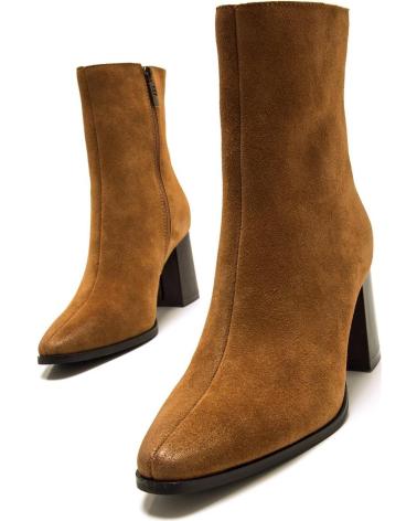 BOTA DE SALTO MTNG 55474 EM CAMURÇA BEGE BEIGE