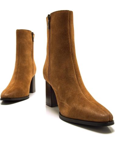 BOTA DE SALTO MTNG 55474 EM CAMURÇA BEGE BEIGE