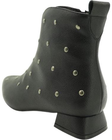 AZAREY BOTÍN CON TACHAS MODELO 40608K127 NEGRO