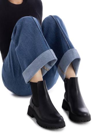 BOTAS CHELSEA REFRESH 173168 NEGRAS CON SUELA TRACK NEGRO