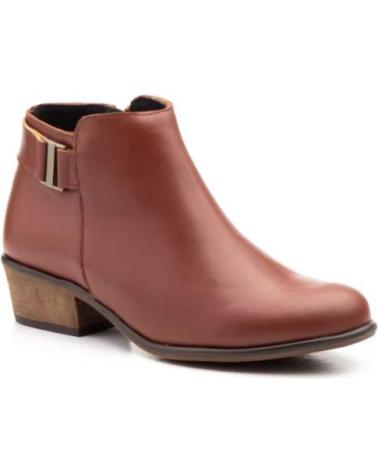 JAM BROWN LEATHER ANKLE BOOTS WITH LOW HEEL AND METALLIC EMBELLISHMENT MARRóN