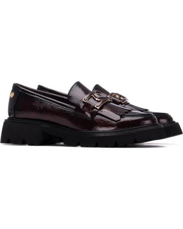 CARMELA 162698 BURGUNDY LOAFER WITH TRACK SOLE ROJO