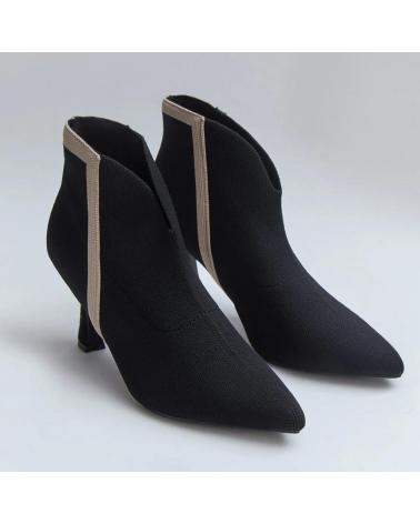 BOTINES BUBBLE BOBBLE A-5434 BICOLOR CON TACÓN NEGROS NEGRO