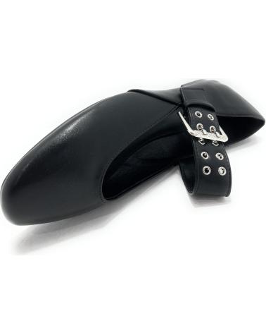 KISS LEISS MANOLETINAS CORREA REMACHES HEBILLA NEGRO