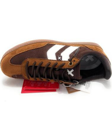 XTI BROWN SUEDE LACE-UP SNEAKERS FOR SUPERIOR COMFORT MARRóN