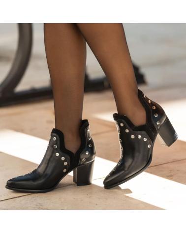 BUONAROTTI S-5524 BOTINES CALADOS CON TACHAS DE TACON MUJER NEGRO