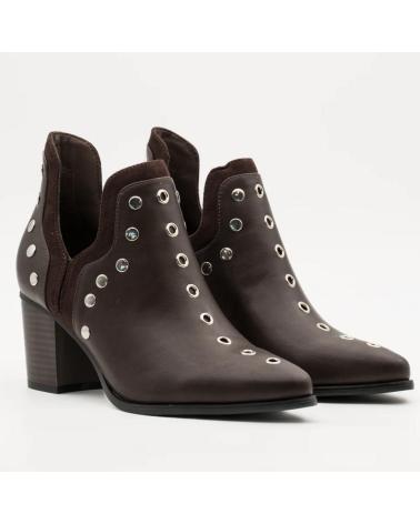 BUONAROTTI S-5524 BOTINES CALADOS CON TACHAS DE TACON MUJER MARRON