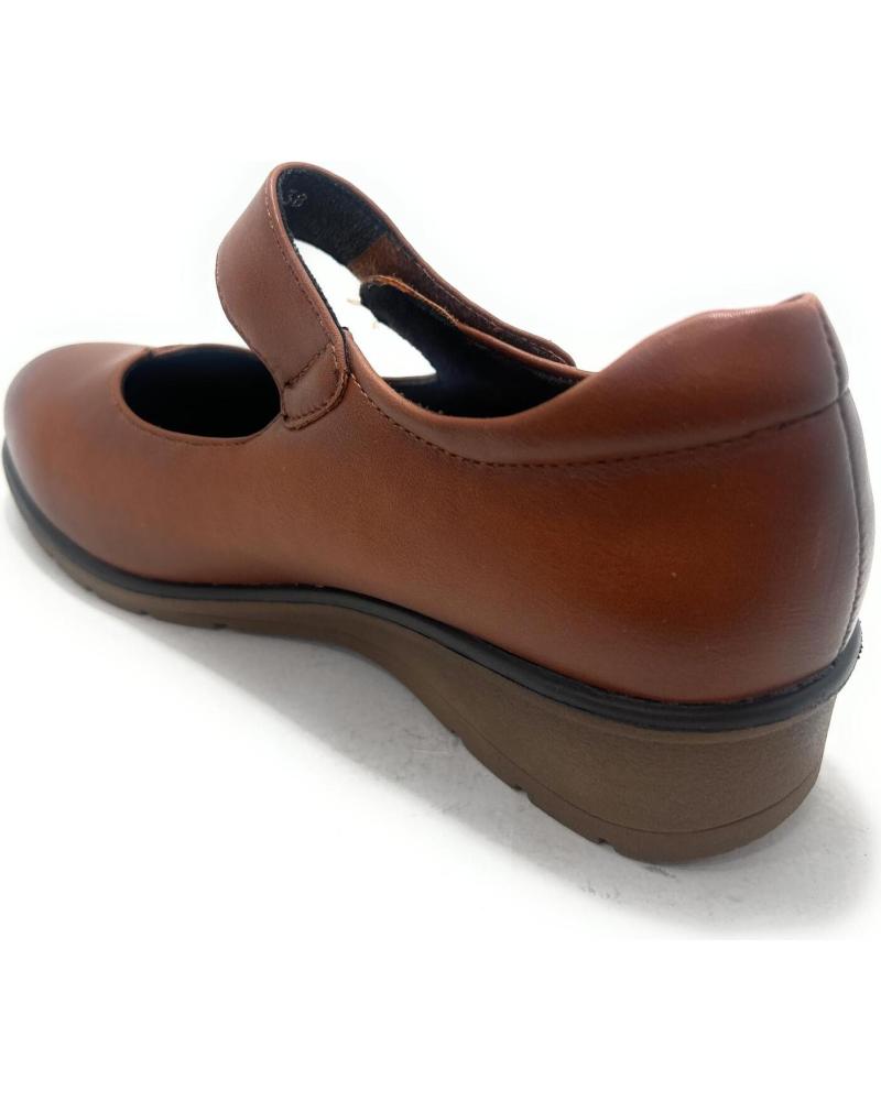 HUALUN MERCEDITA CONFORT MARRÓN CON SUELA DE CUÑA Y CIERRE ADHERENTE MARRóN