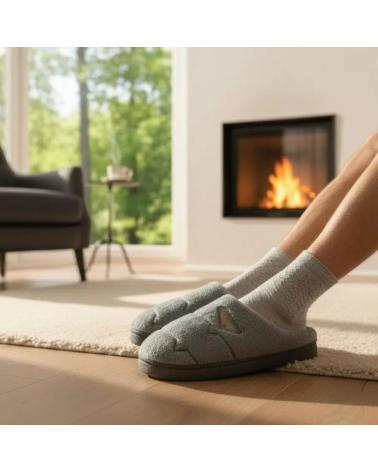 TIMBOS ZAPATILLA CASA DE HOMBRE COLOR 132302 GRIS