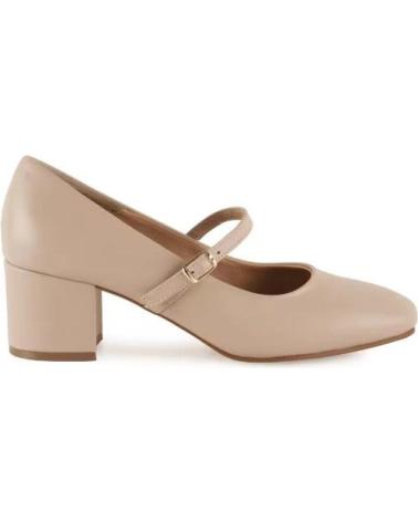 CHAMBY MERCEDITA DE PIEL CON TACON ANCHO Y HEBILLA PLANTILLA GEL HE BEIGE