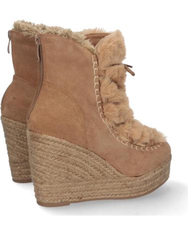 BOTÍN DE CUÑA PUNTOSALAO EN YUTE Y PELO ESTILO AUSTRALIANO PARA MUJER COLOR CAMEL VARIOS COLORES