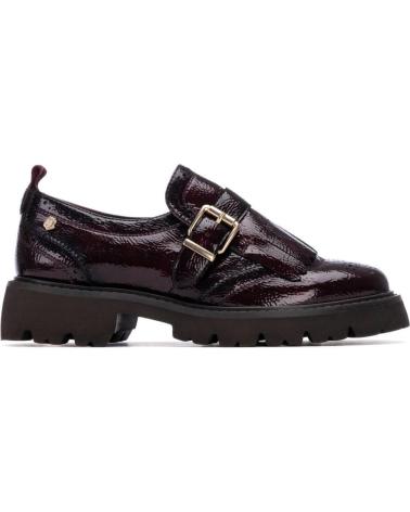 ZAPATOS CARMELA 162594 CON HEBILLA Y FLECOS BURDEOS