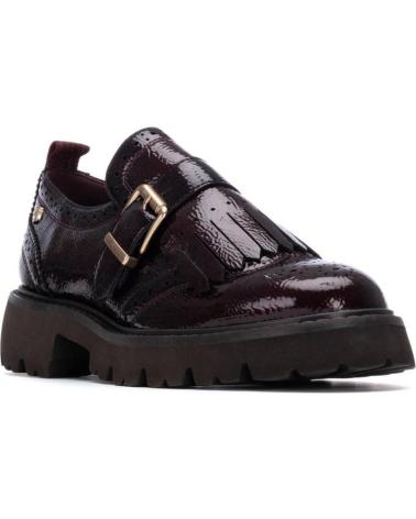 ZAPATOS CARMELA 162594 CON HEBILLA Y FLECOS BURDEOS