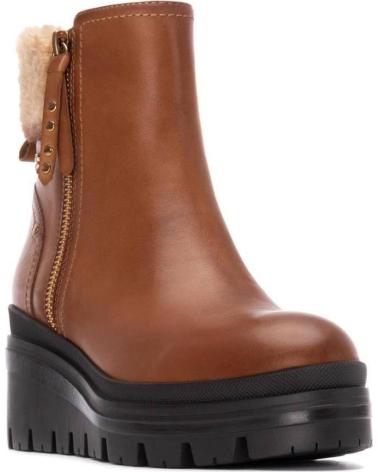 BOTAS CARMELA 162712 CAMEL CON PLATAFORMA Y FORRO CÁLIDO CAMEL