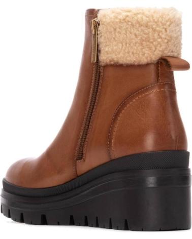 BOTAS CARMELA 162712 CAMEL CON PLATAFORMA Y FORRO CÁLIDO CAMEL