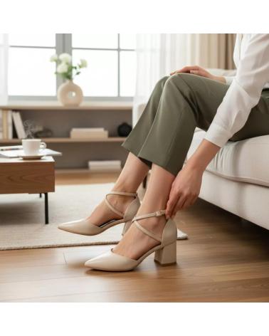 SANDALIAS TIMBOS DE TACÓN MODELO 132340 BEIGE BEIGE