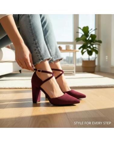 ZAPATO DE TACÓN TIMBOS DE VESTIR CON TIRAS AL TOBILLO EN COLOR VINO ROJO