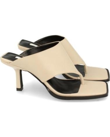 SANDALIA SPORT3PUNTO0 1JB-1053 TACÓN CUADRADO BEIGE VARIOS COLORES