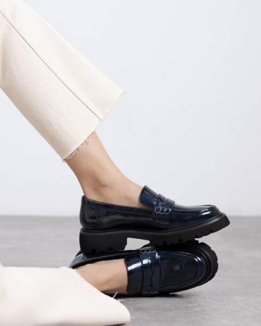 MOCASINES CHARMELA 162551 DE CHAROL PARA MUJER NAVY NAVY
