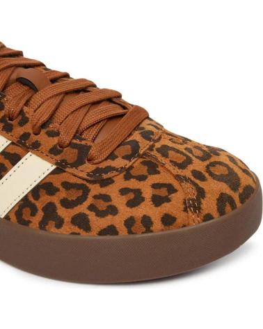 ZAPATILLA CASUAL ADIDAS VL COURT 3.0 KK4668 CON ESTAMPADO DE LEOPARDO MARRóN