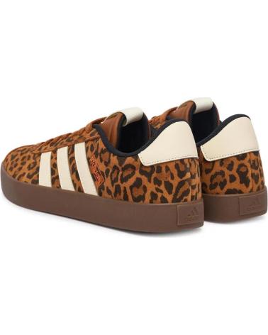 ZAPATILLA CASUAL ADIDAS VL COURT 3.0 KK4668 CON ESTAMPADO DE LEOPARDO MARRóN