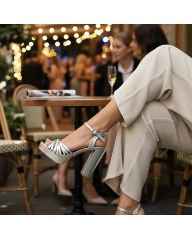 TIMBOS SANDALIA TACON PLATAFORMA FIESTA MUJER COLOR PLATA 132331 PLATEADO