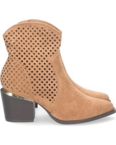 BOTAS DE MUJER SPORT3PUNTO0 A-2214 CAMEL CON DISEÑO TROQUELADO Y TACÓN GRUESO VARIOS COLORES