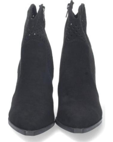 BOTAS DE MUJER SPORT3PUNTO0 A-2214 NEGRO CON CORTE LÁSER Y TACÓN GRUESO VARIOS COLORES